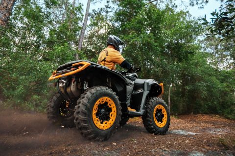 ORV-MY25-OUT-XT-P-1000R-MineralGreyOrangCrush-Action-DSC07625-RGB